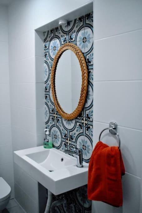 Seaview 2-Bedroom Apartment In 슬렌디 외부 사진